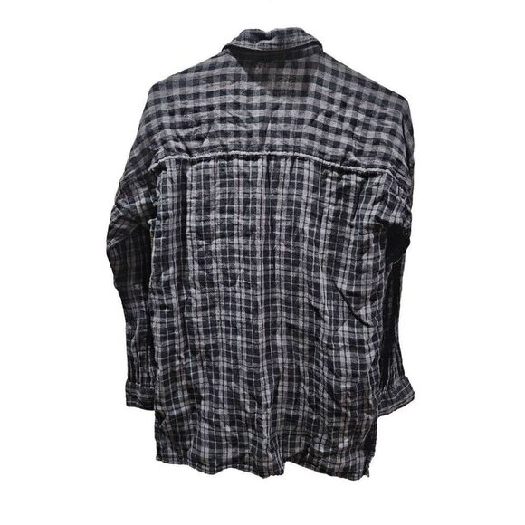 Wild Pearl S button up top - Picture 3 of 10